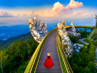 ゴールデンブリッジ（ダナンの観光名所）